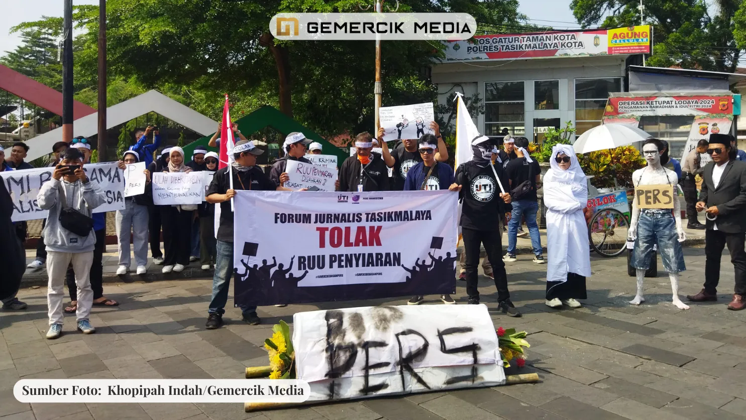 Sumber Foto JohnGemercik Media 1 2